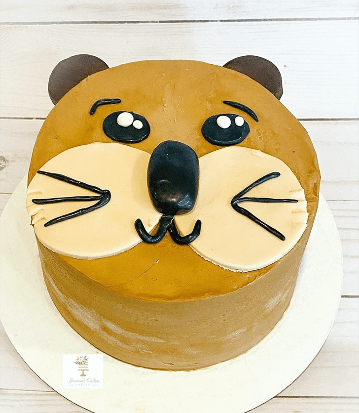 Inviting Otter Cake
