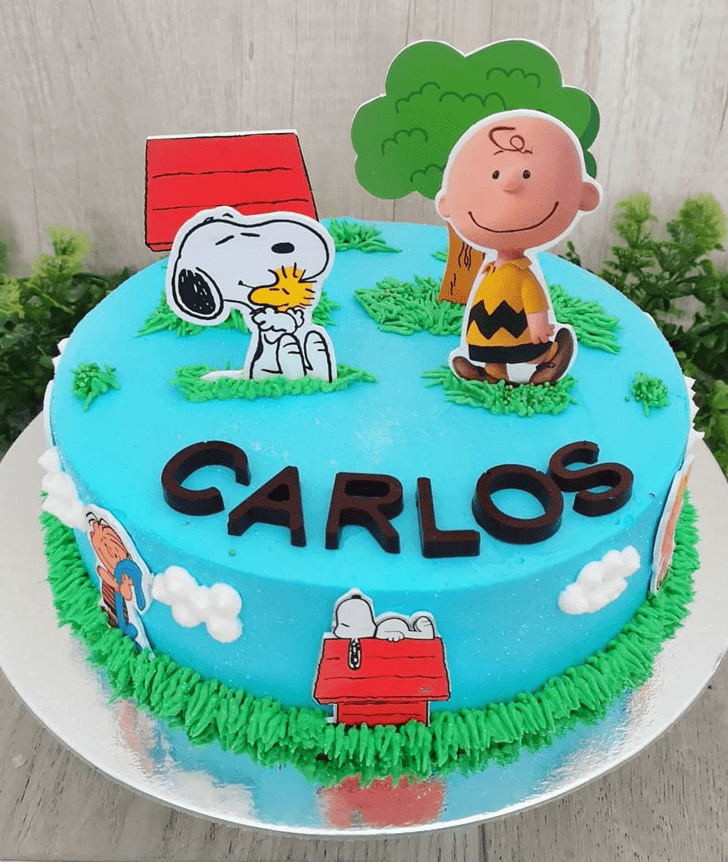 Slightly The Peanuts Movie Cake