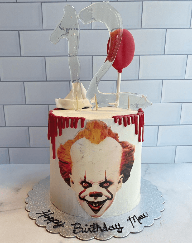 Classy Pennywise Cake