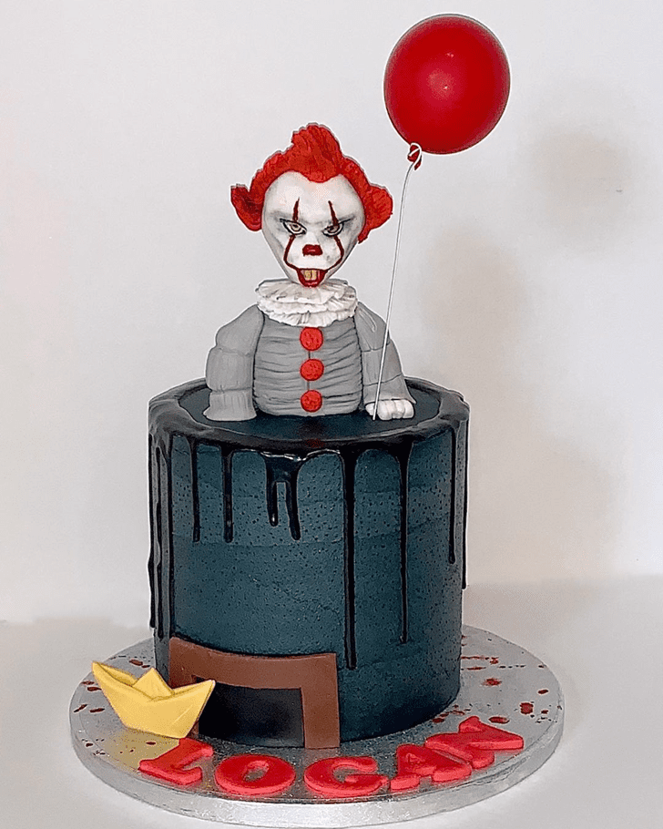 Inviting Pennywise Cake