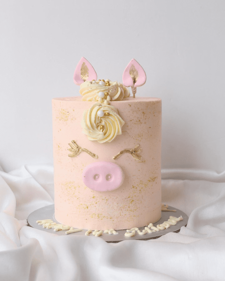 Classy Pig Cake