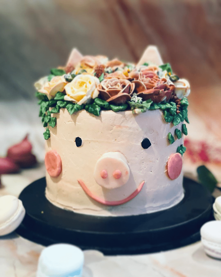 Enticing Pig Cake