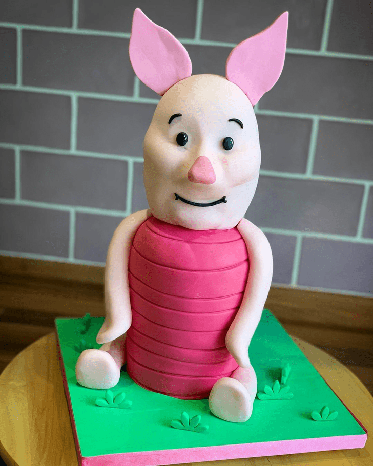 Comely Piglet Cake