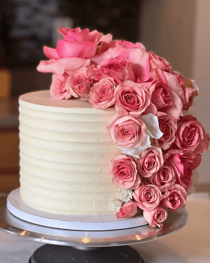 Appealing Pink Rose Cake
