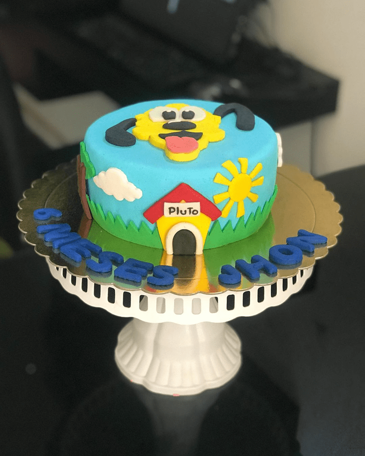 Alluring Disneys Pluto Cake