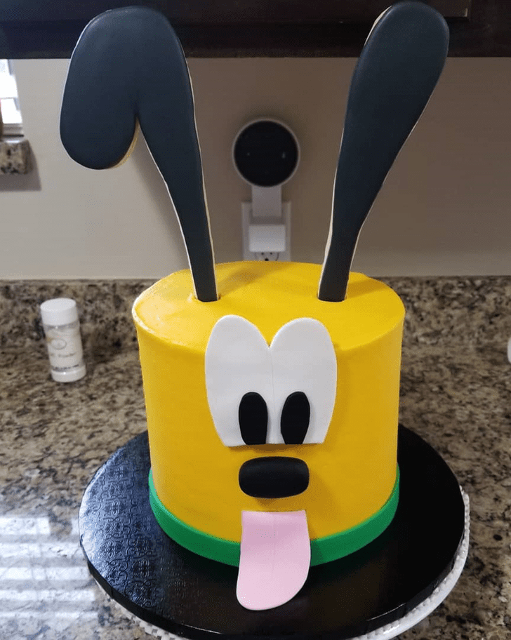 Inviting Disneys Pluto Cake
