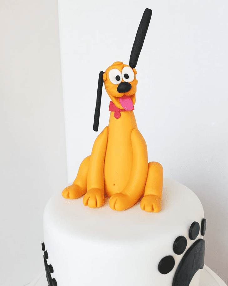 Pleasing Disneys Pluto Cake
