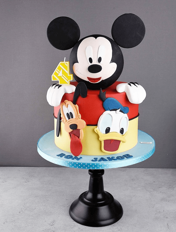 Resplendent Disneys Pluto Cake