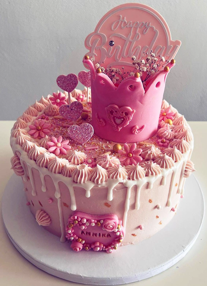 Inviting Princess Cake