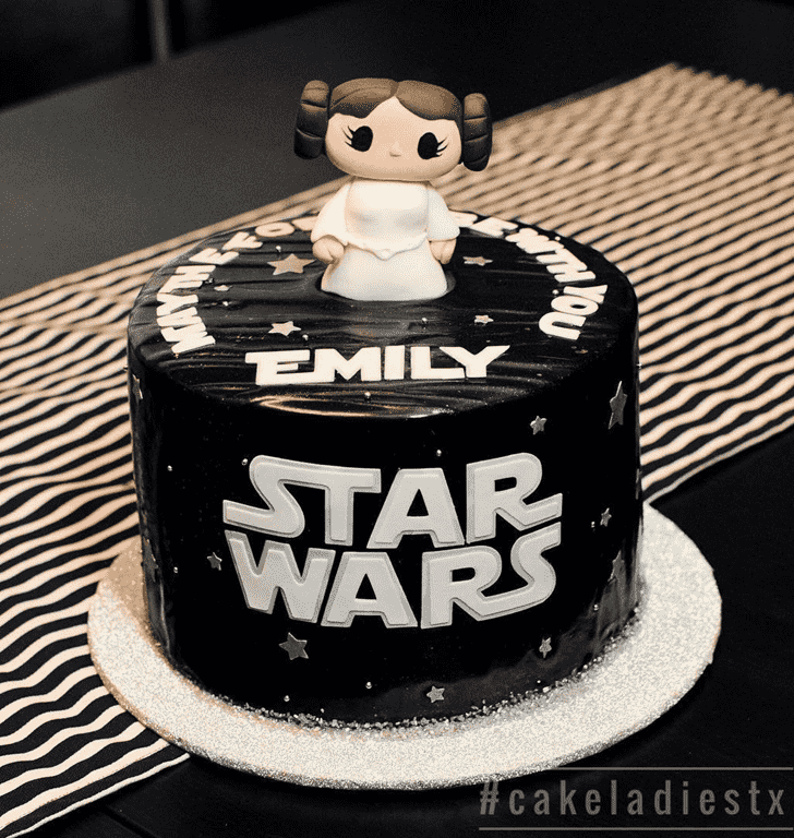 Exquisite Princess Leia Cake