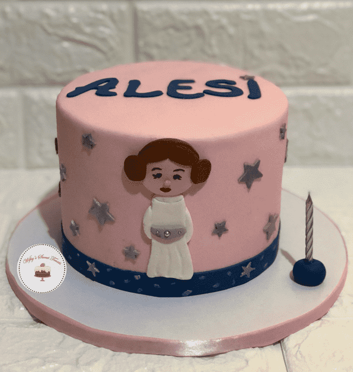 Good Looking Princess Leia Cake