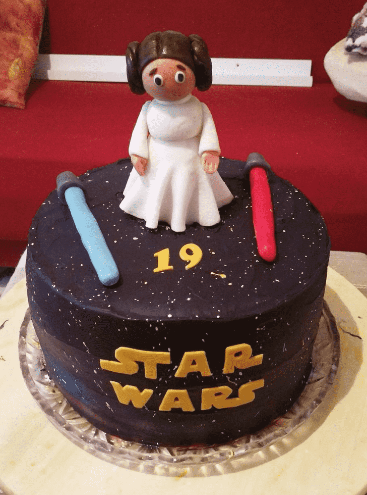 Pretty Princess Leia Cake