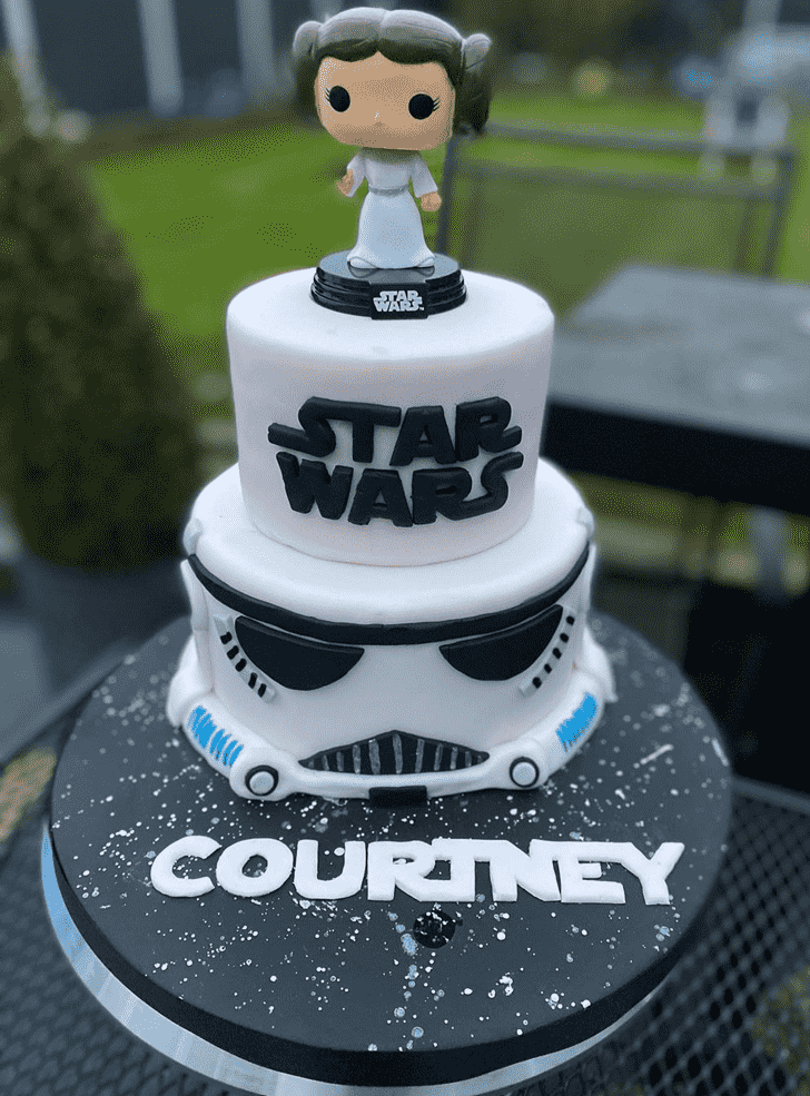 Slightly Princess Leia Cake