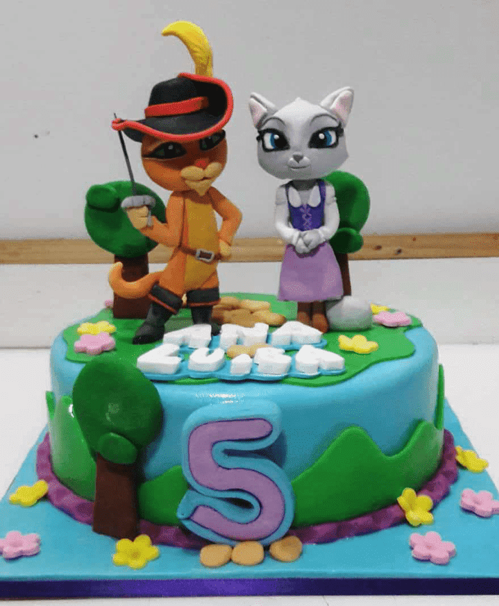 Admirable Puss in Boots Cake Design