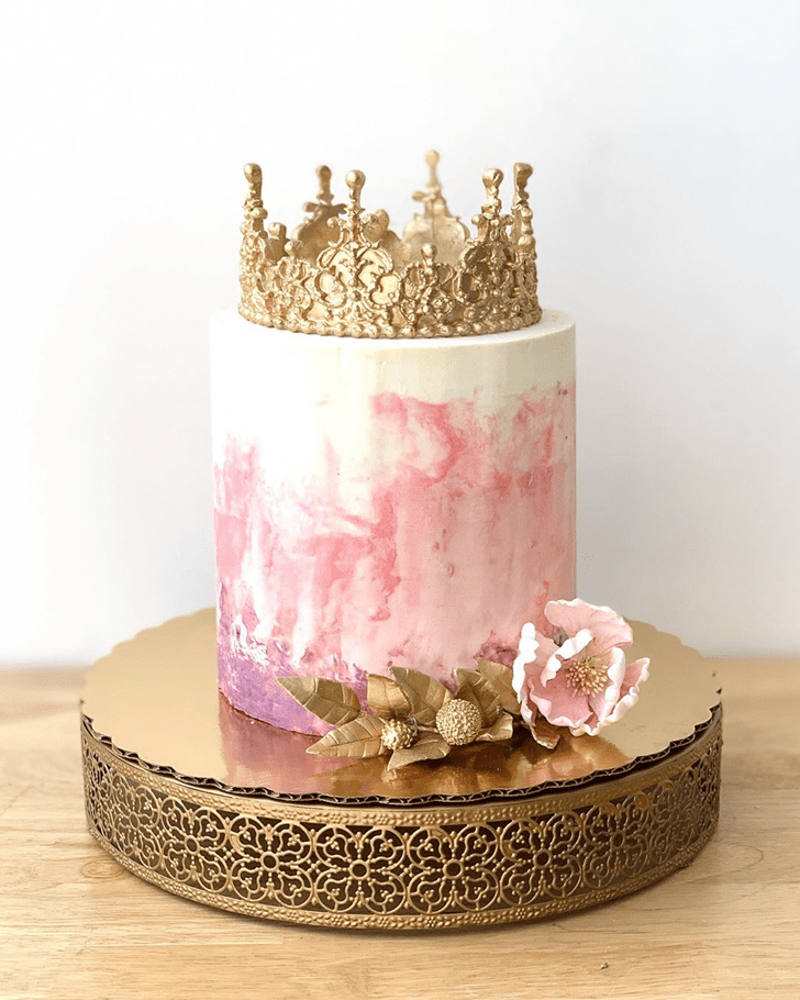 Shapely Queen Cake