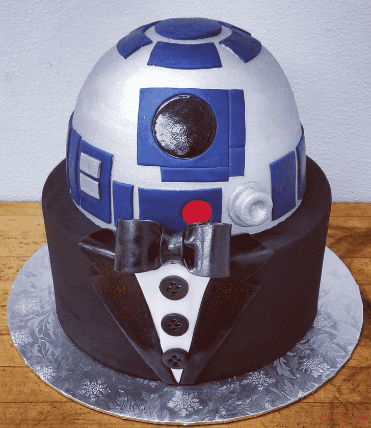 Adorable R2-D2 Cake