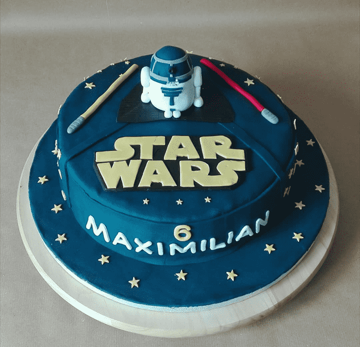 Classy R2-D2 Cake