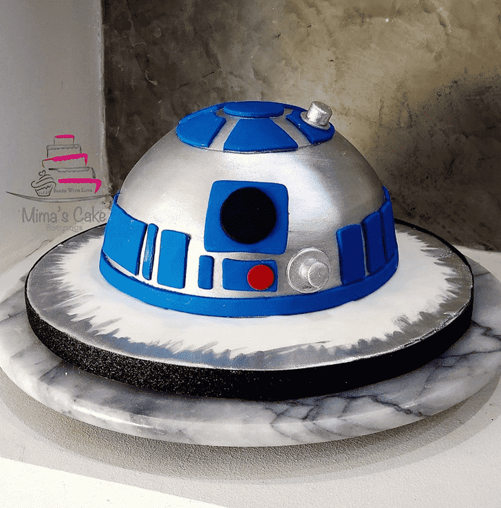 Enthralling R2-D2 Cake