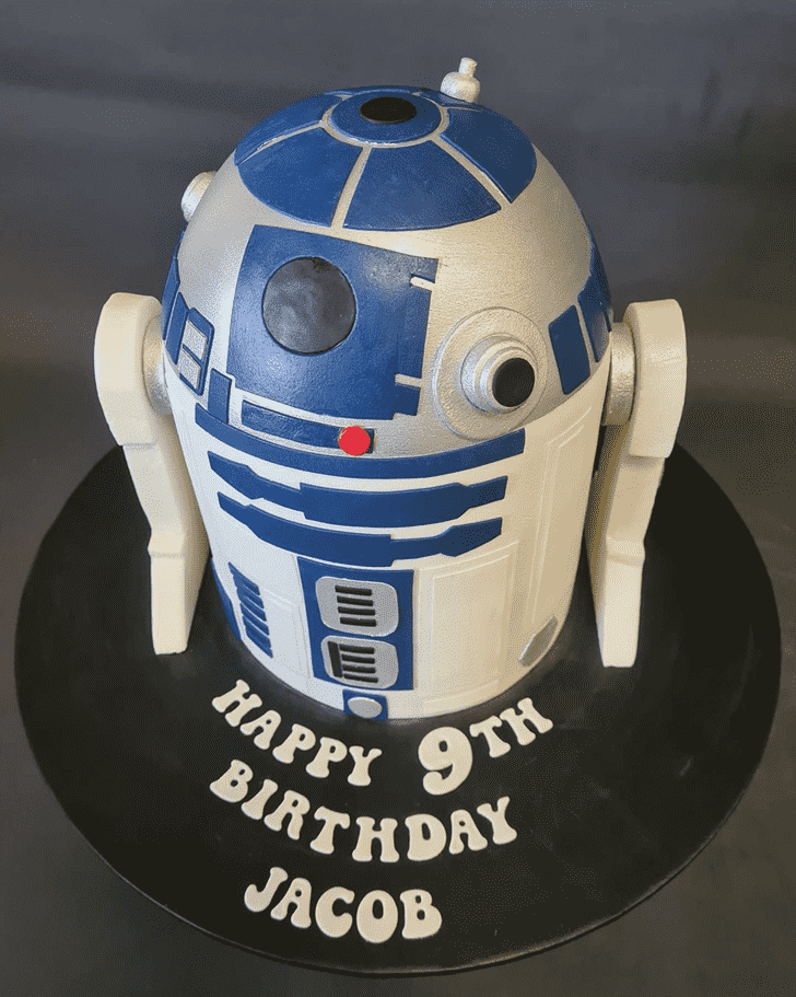 Fine R2-D2 Cake