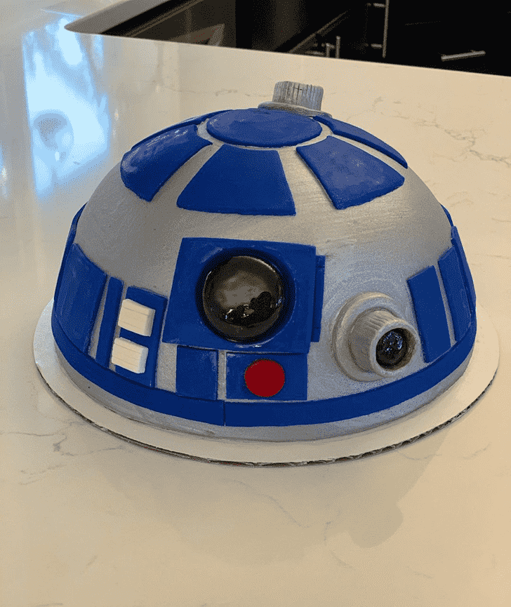 Handsome R2-D2 Cake