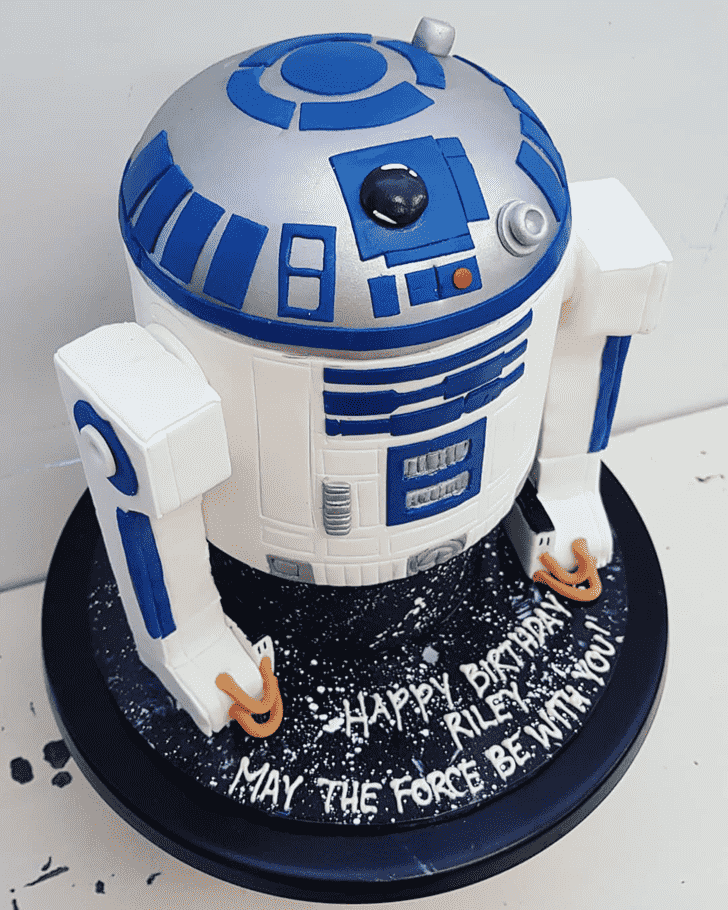 Inviting R2-D2 Cake