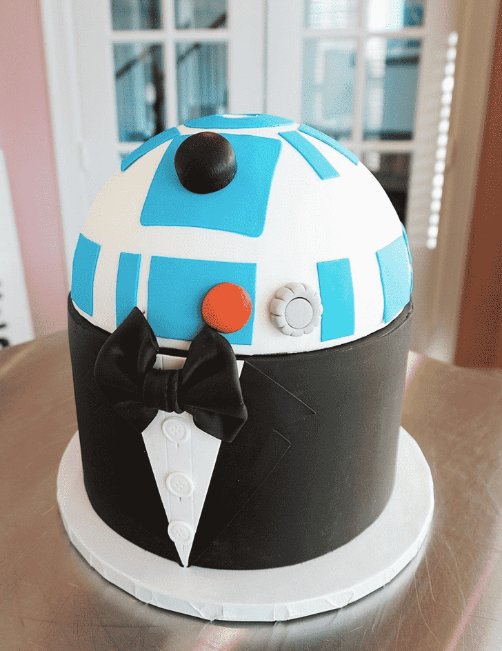 Splendid R2-D2 Cake