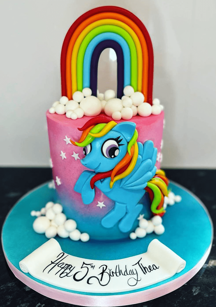 Enthralling Rainbow Dash Cake