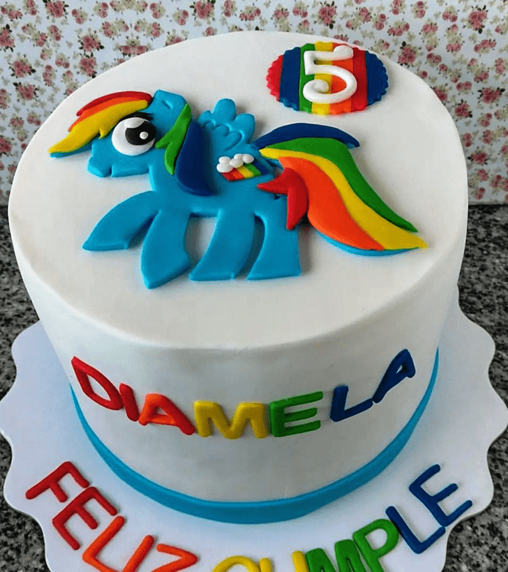 Mesmeric Rainbow Dash Cake