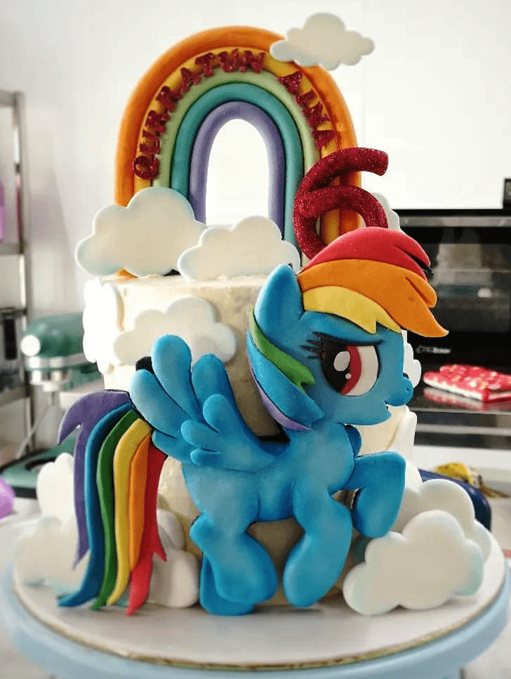 Slightly Rainbow Dash Cake