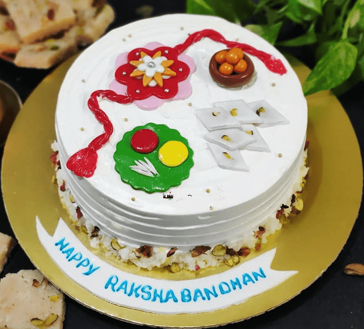 Comely Rakshabandhan Cake