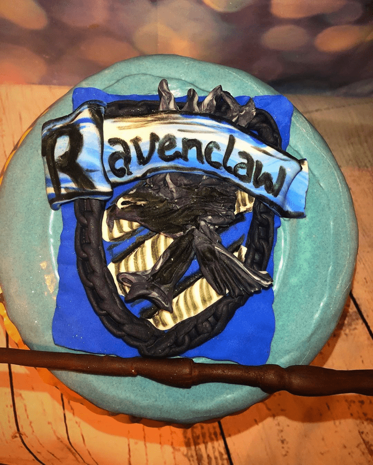 Lovely Ravenclaw Cake Design