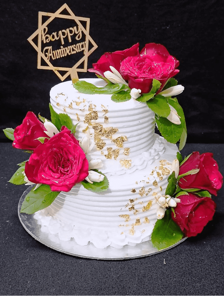 Beauteous Red Rose Cake