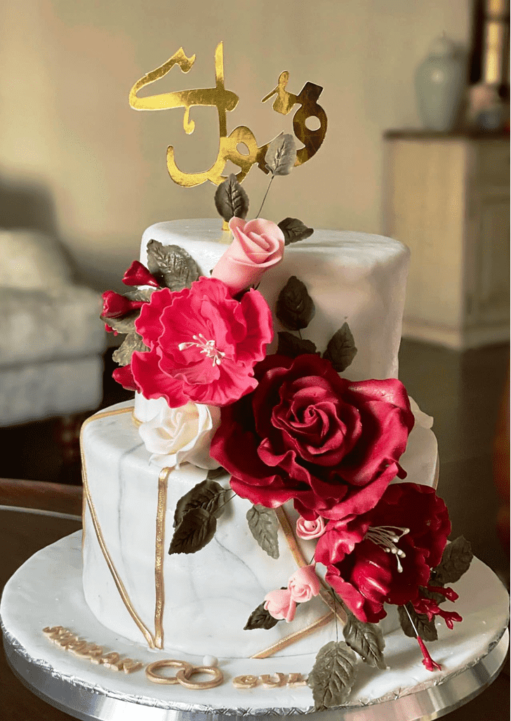 Comely Red Rose Cake