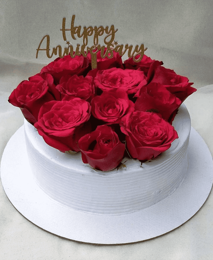 Inviting Red Rose Cake