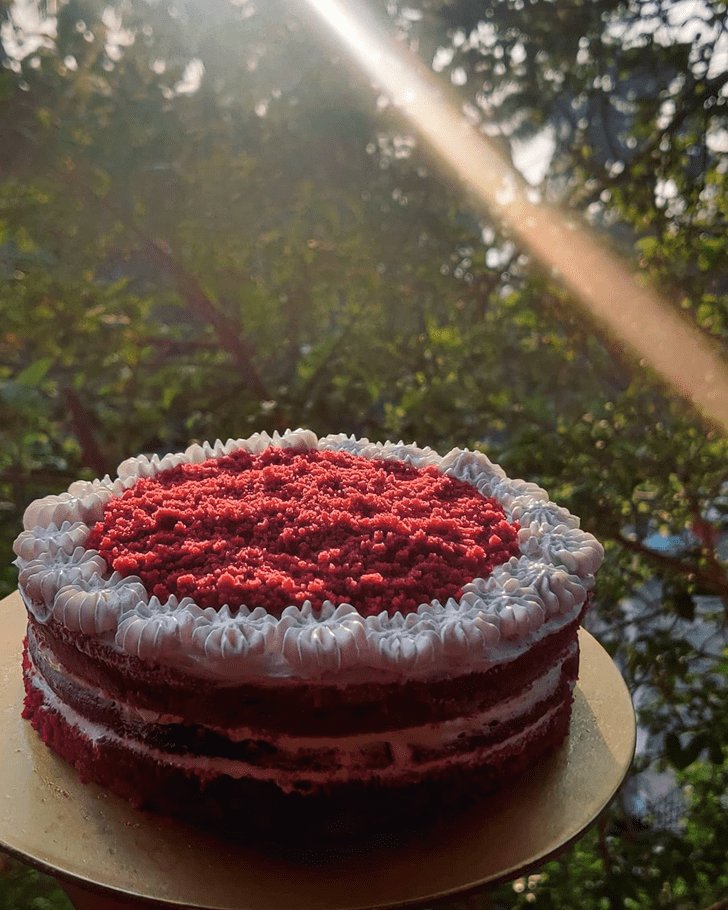 Comely Red Velvet Cake