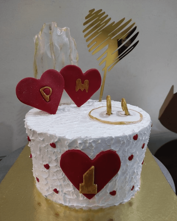 Shapely Red Velvet Cake