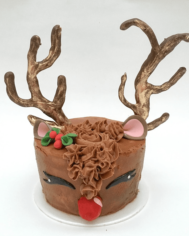 Beauteous Reindeer Cake