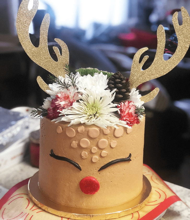 Dazzling Reindeer Cake