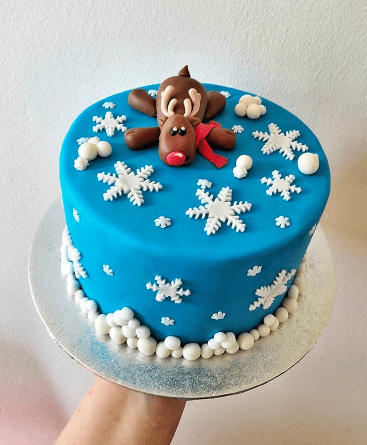 Divine Reindeer Cake