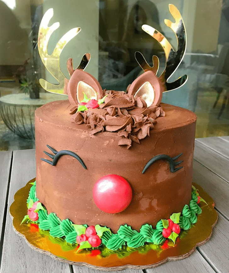 Elegant Reindeer Cake
