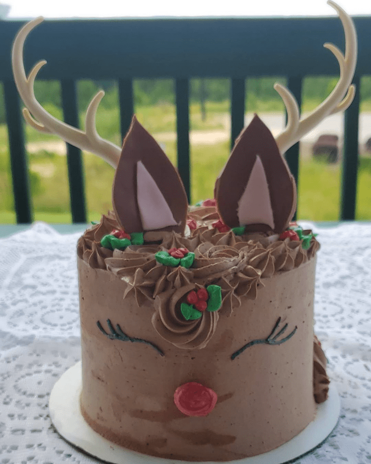 Enthralling Reindeer Cake
