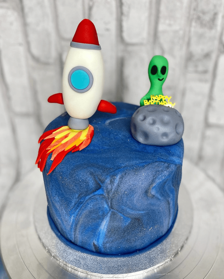 Appealing Rocket Cake
