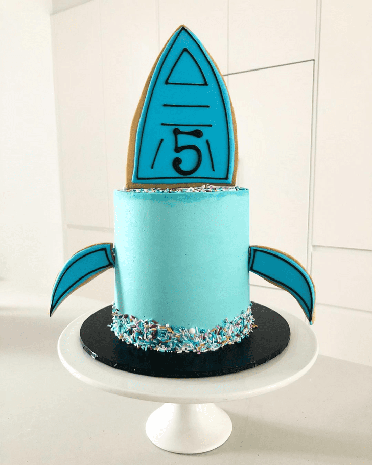 Good Looking Rocket Cake