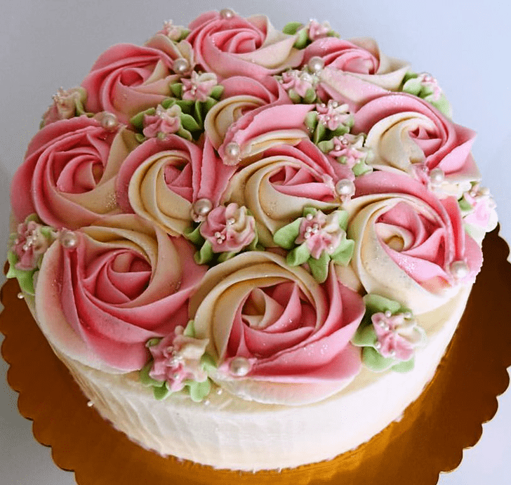 Appealing Rose Cake