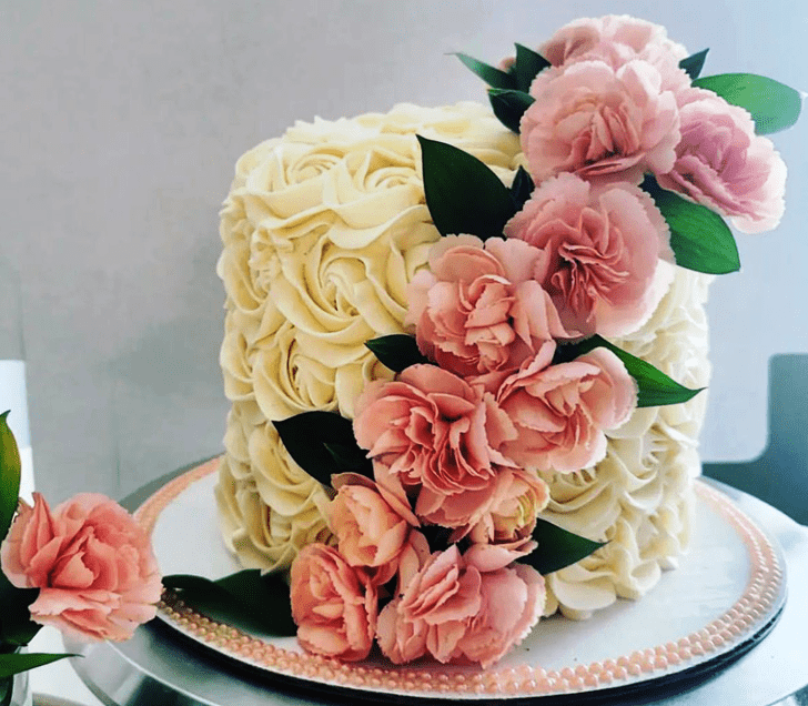 Delightful Rose Cake