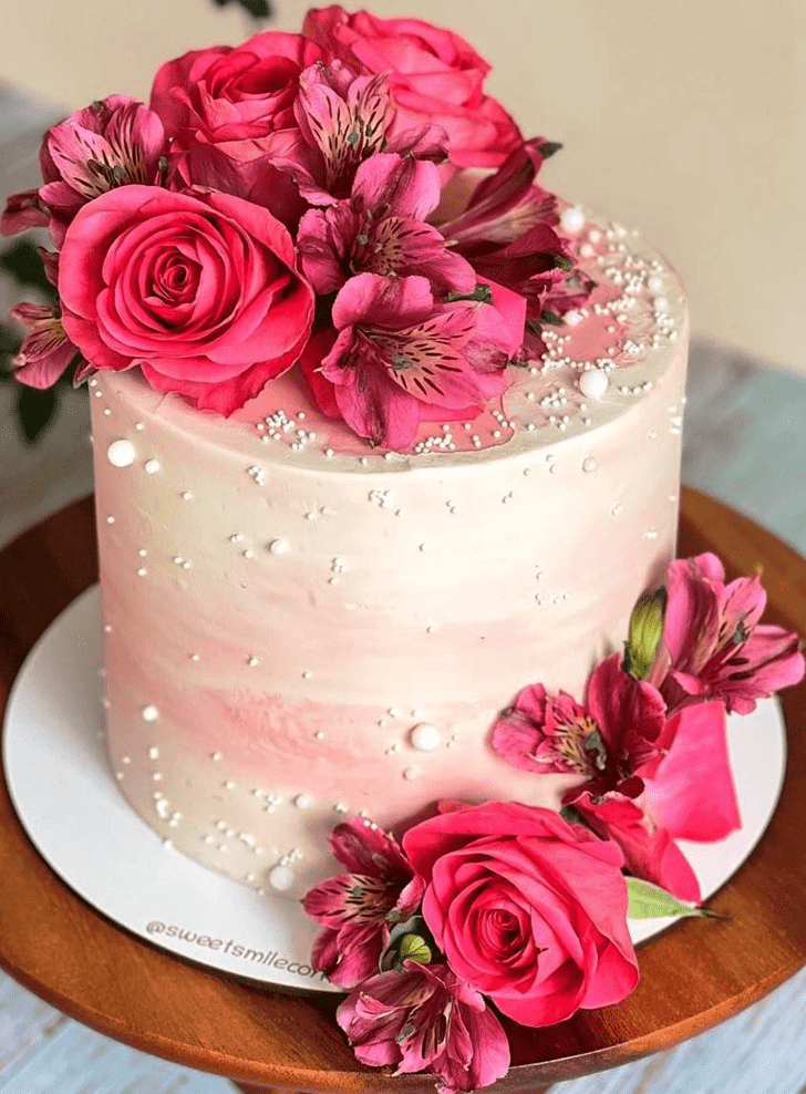 Inviting Rose Cake