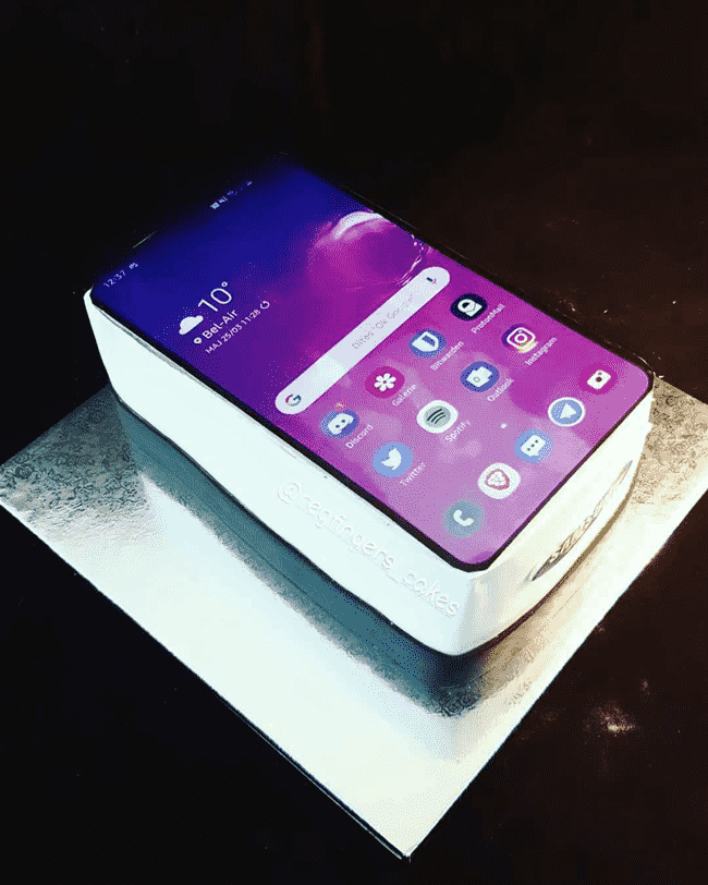 Good Looking Samsung Cake