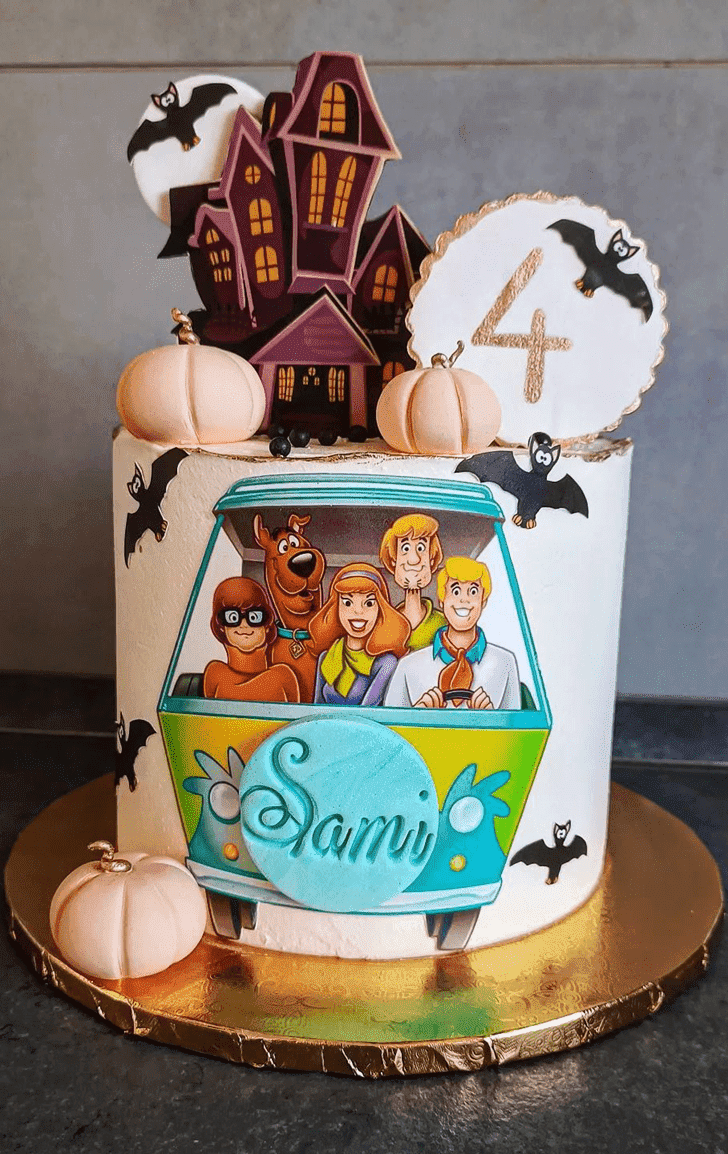 Dazzling Scooby Doo Cake