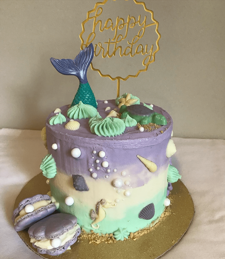 Dazzling Seahorse Cake