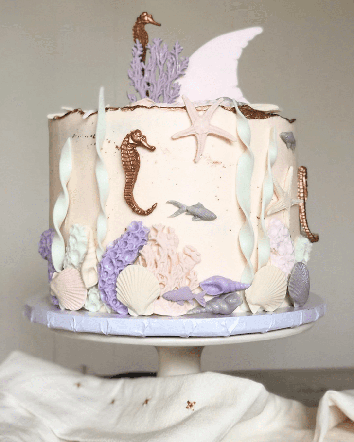 Nice Seahorse Cake